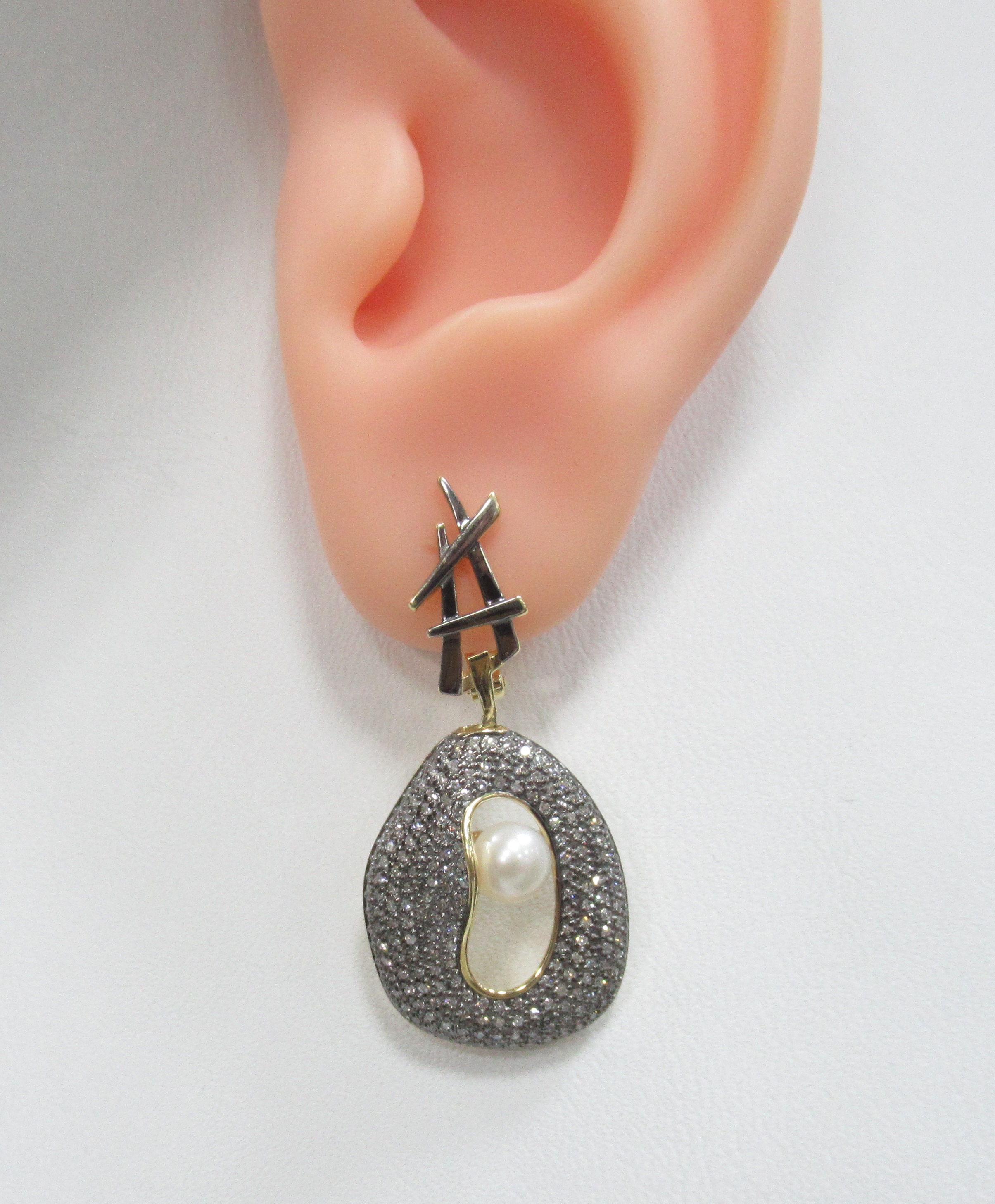 Серьги из желтого золота с жемчугом и бриллиантами